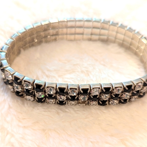 Vintage 80's Black & Clear Rhinestone Stretchy Bracelet - Picture 3 of 8